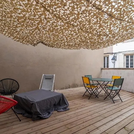 Le Baron Terrasse Et Parking Coeur De Castres (Tarn)